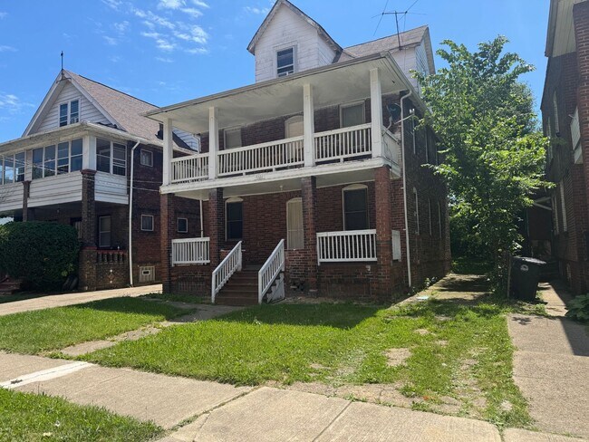 Building Photo - 15322 Yorick Ave