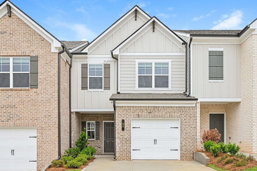 Building Photo - 95 Basswood Ln