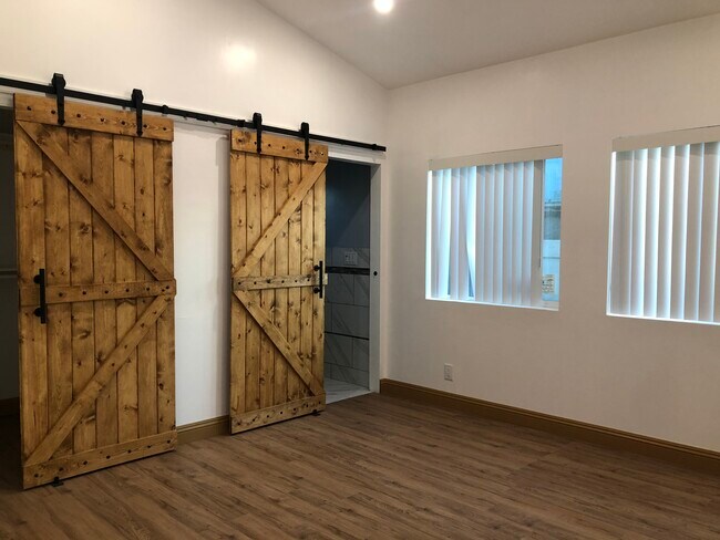 Building Photo - 8802 Kittyhawk Ave