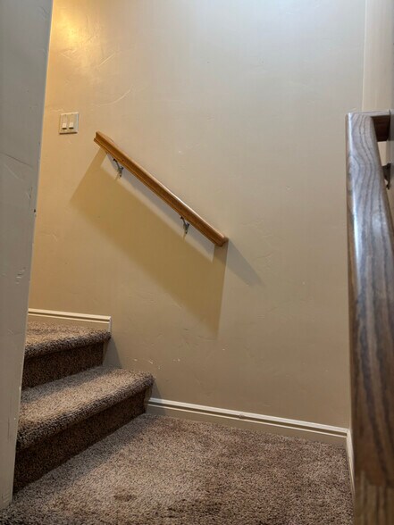 Building Photo - 593 N 50 E