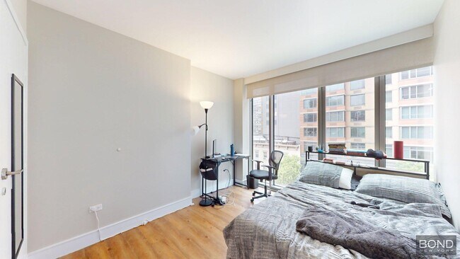 Building Photo - 237 E 34th St