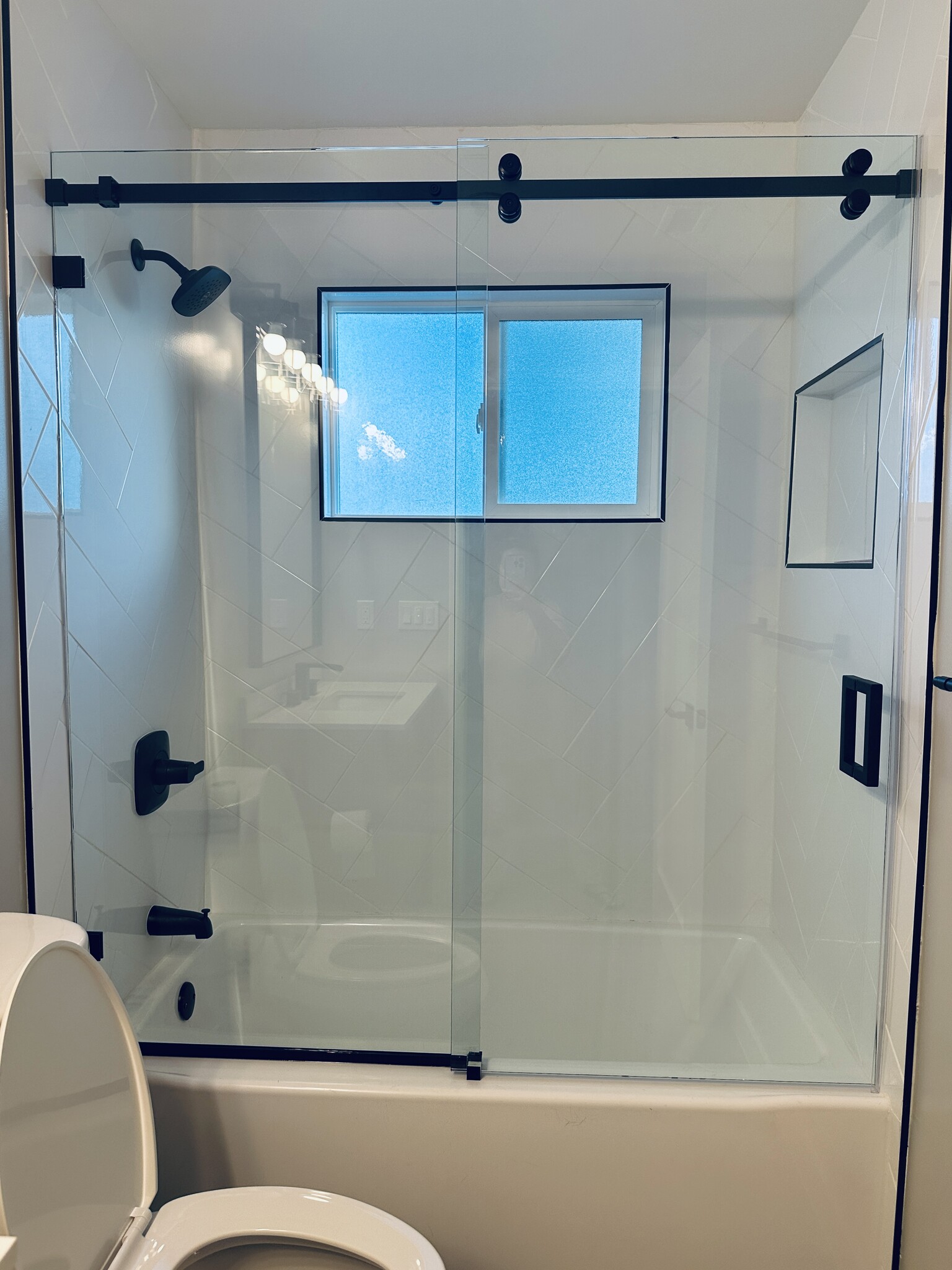 Guest Shower & Bathtub - 10201 Eton Ave