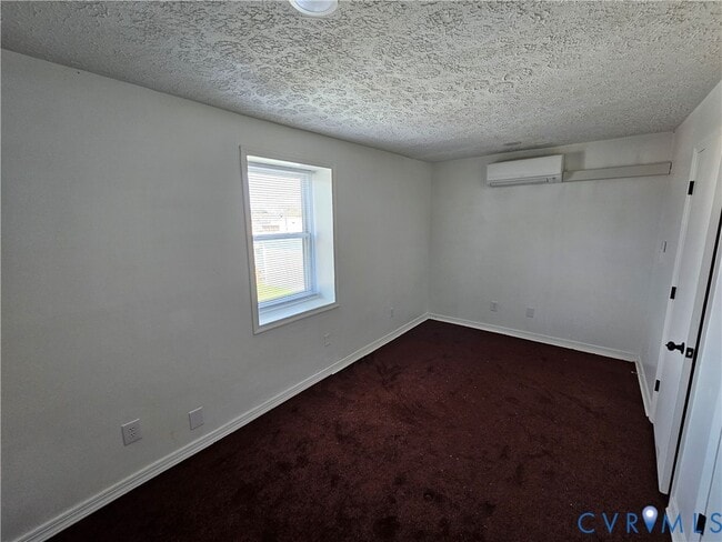 Building Photo - 2111 Bainbridge St