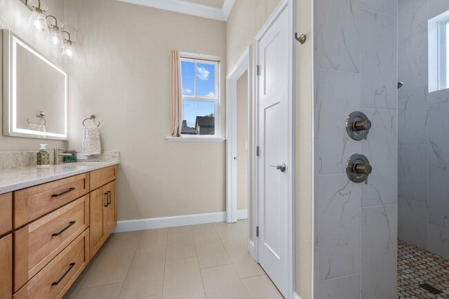 Building Photo - Beautiful Home in Town of Tioga