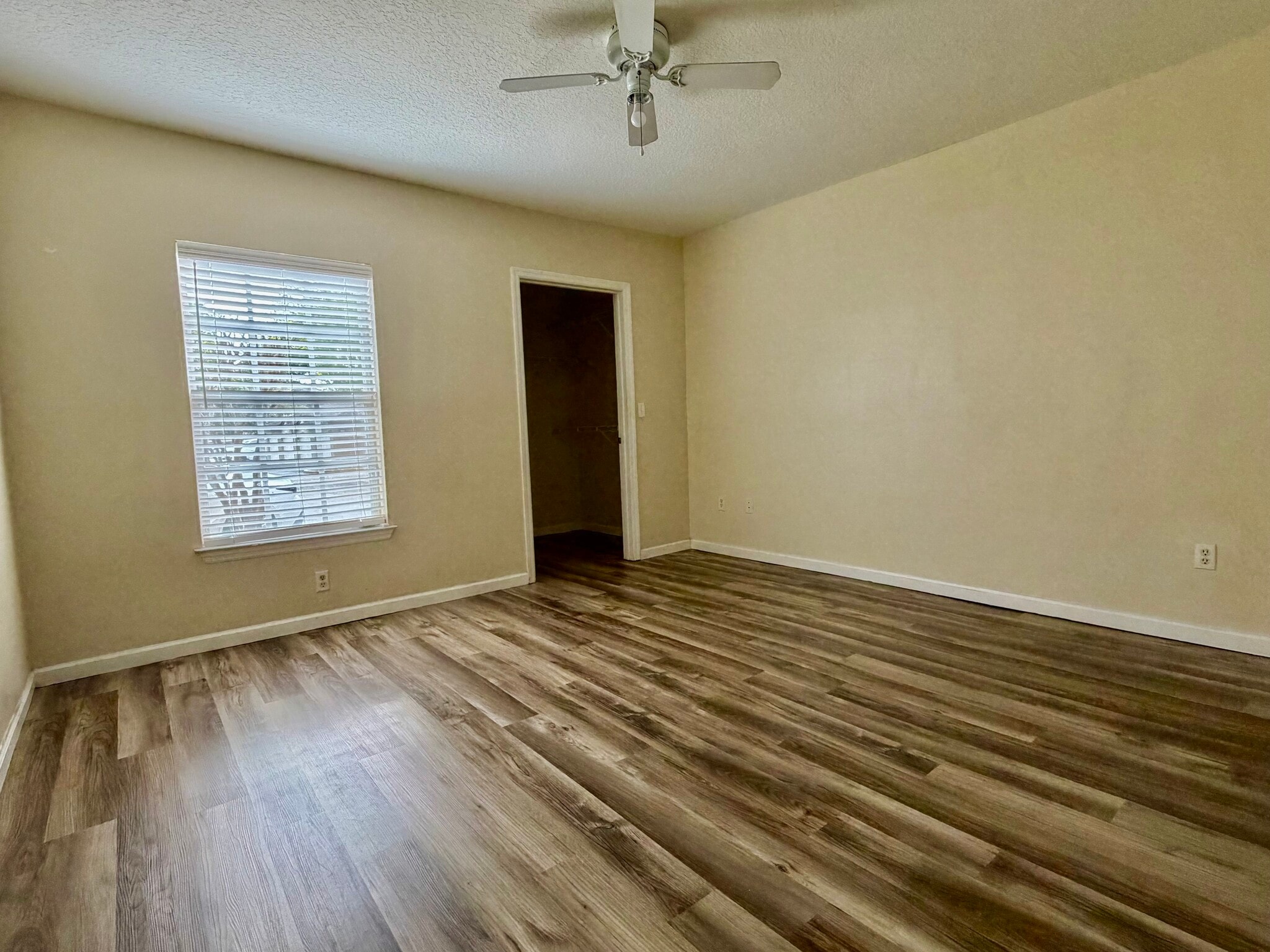 Building Photo - 737 Crest Pines Dr