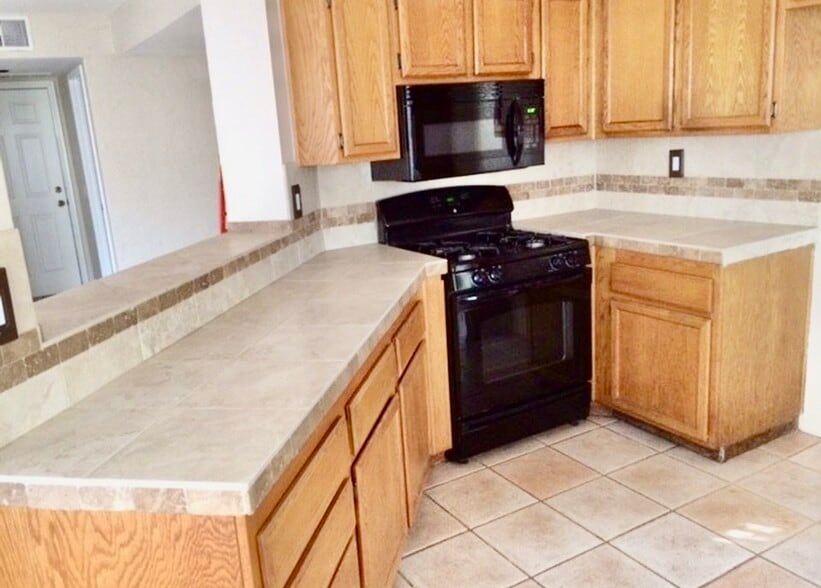 Building Photo - 39259 Via Las Sintras