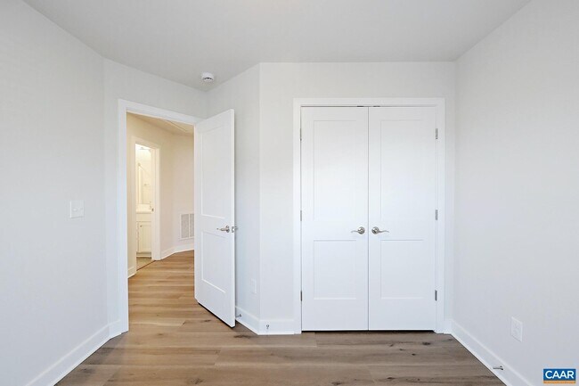 Building Photo - 952 Belvedere Way