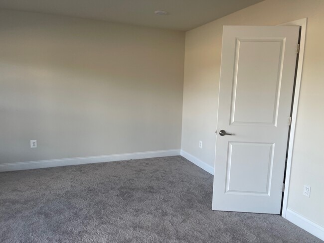 Building Photo - 35249 Wright Way