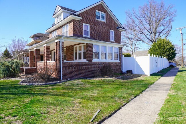 Building Photo - 400 Stockton St