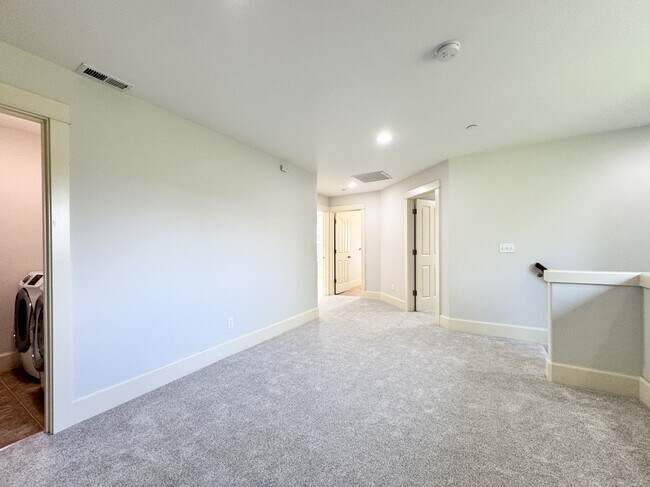 Building Photo - 11347 NW Kimble Ct