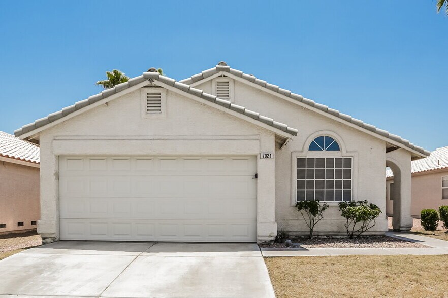 Primary Photo - 7021 Overhill Ave