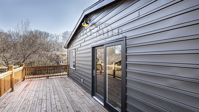 Building Photo - 7509 Lamar Ave