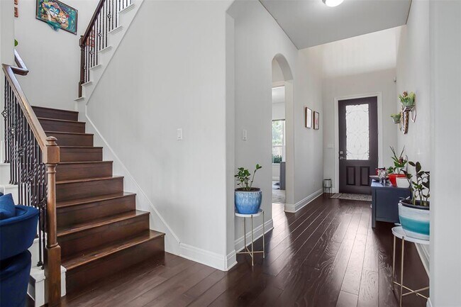 Building Photo - 4651 Katherine Dr