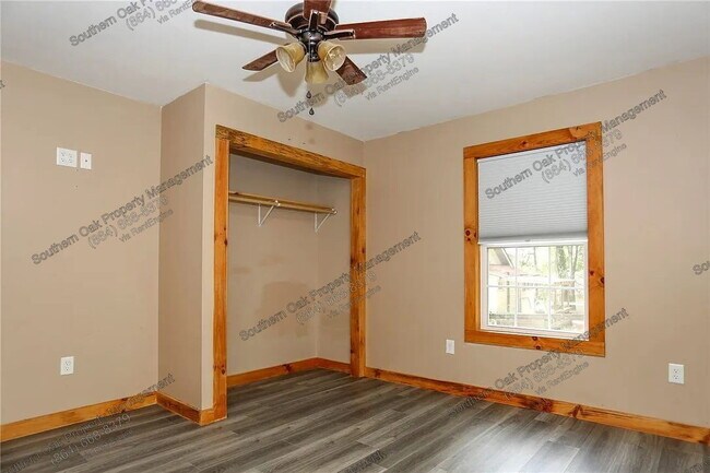 Building Photo - 112 Aiken St
