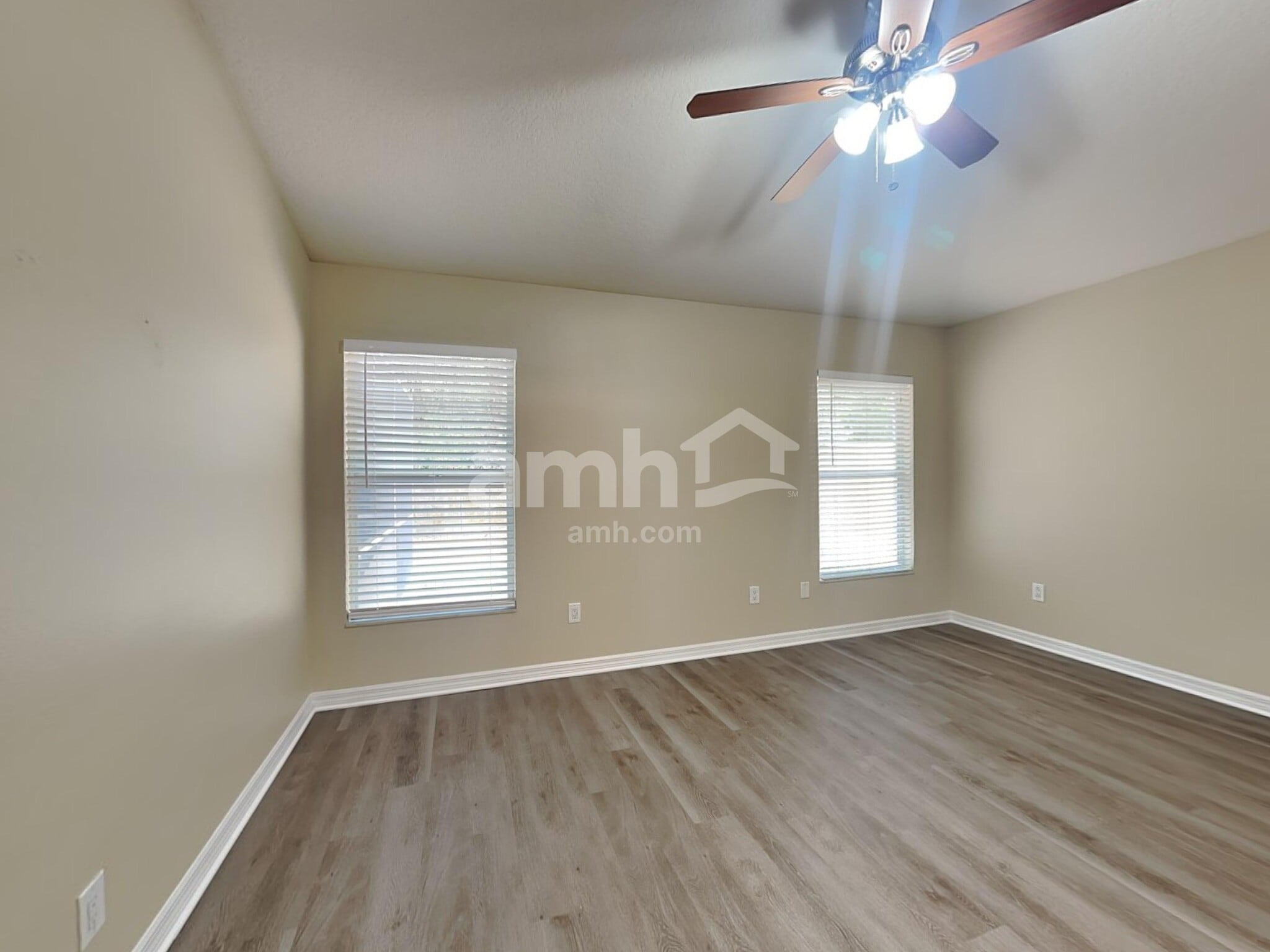 Building Photo - 8467 Quarter Horse Dr