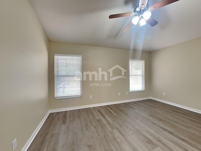 Building Photo - 8467 Quarter Horse Dr