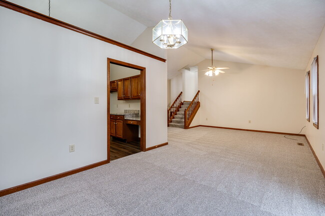 Building Photo - 4527 Williamsport Dr