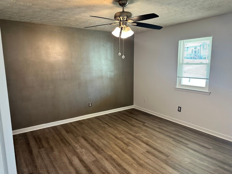 Building Photo - 4183 Red Laurel Way SW