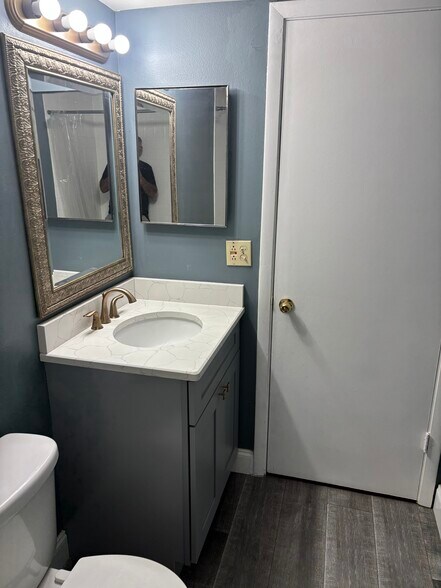 Building Photo - 120 Hibiscus Woods Ct