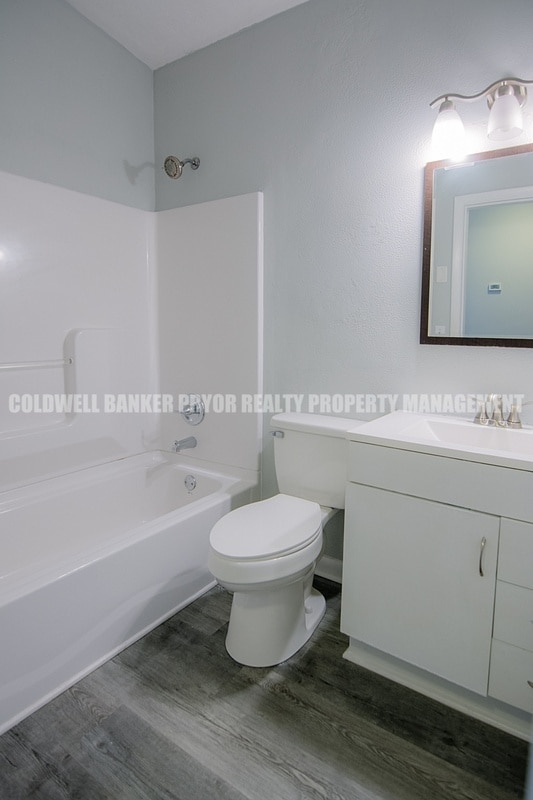 Building Photo - 1606 Oaken Trail