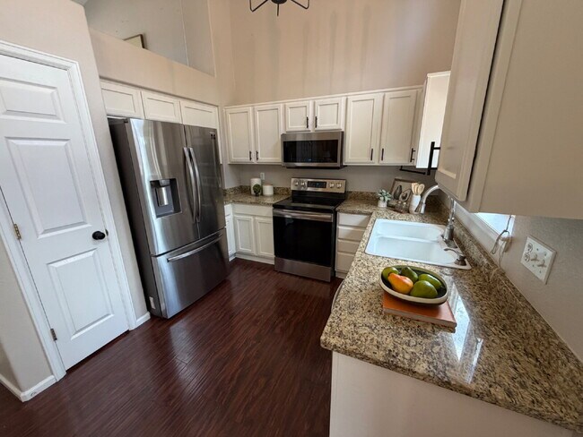 Building Photo - "4-Bedroom Home with 2.5 Baths in Picturesque Highlands Ranch! - Large private back yard!"
