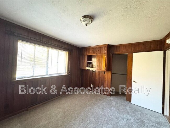 Building Photo - 711 N Fayetteville St