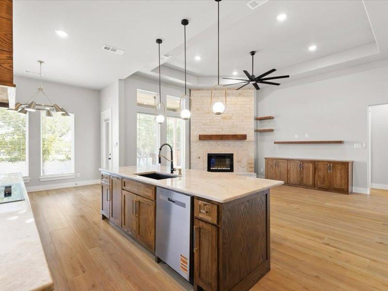 Building Photo - 8101 Oak Hollow Dr