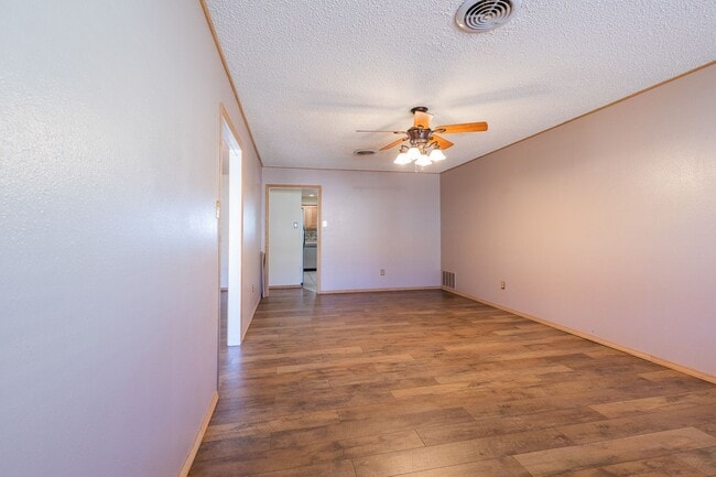 Building Photo - Spacious 3 Bedroom Home with Solar Panels and a Pool