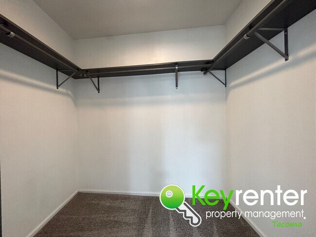 Building Photo - Exceptional 2 Bed 2 Bath Downtown Condo