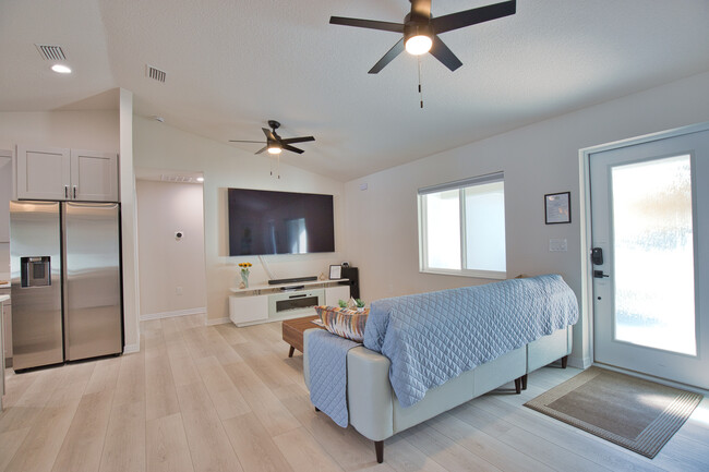 Building Photo - 3887 Hawkeye Cir