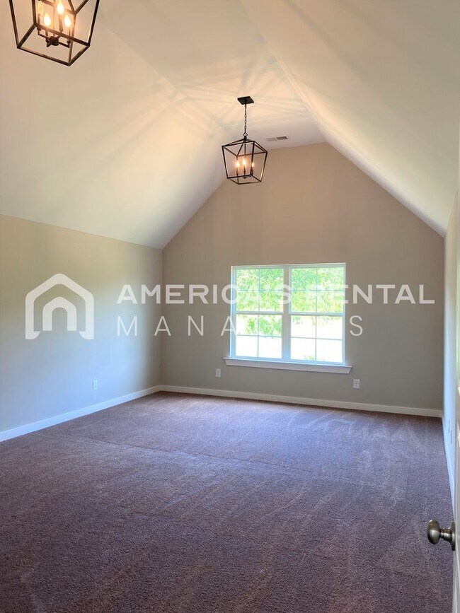 Building Photo - 216 Creek Run Way