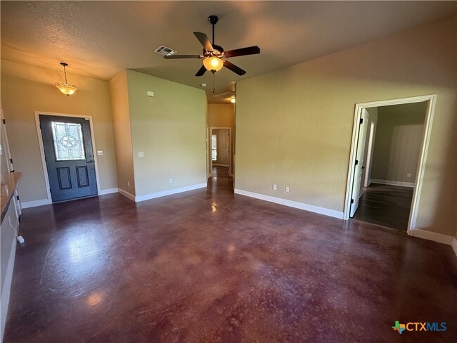 Building Photo - 2011 Sungate Dr