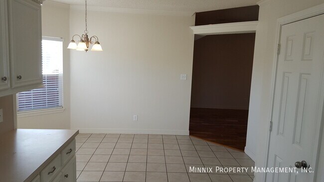 Building Photo - 1002 Osh Kosh Ave. (FS)-
