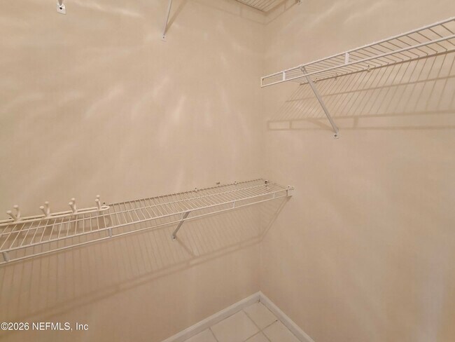 Building Photo - 1563 Lakeway Dr