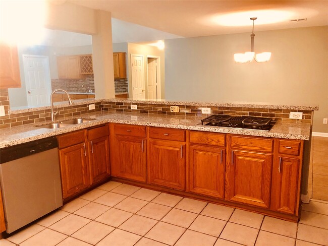Building Photo - 2510 Carriage Ln