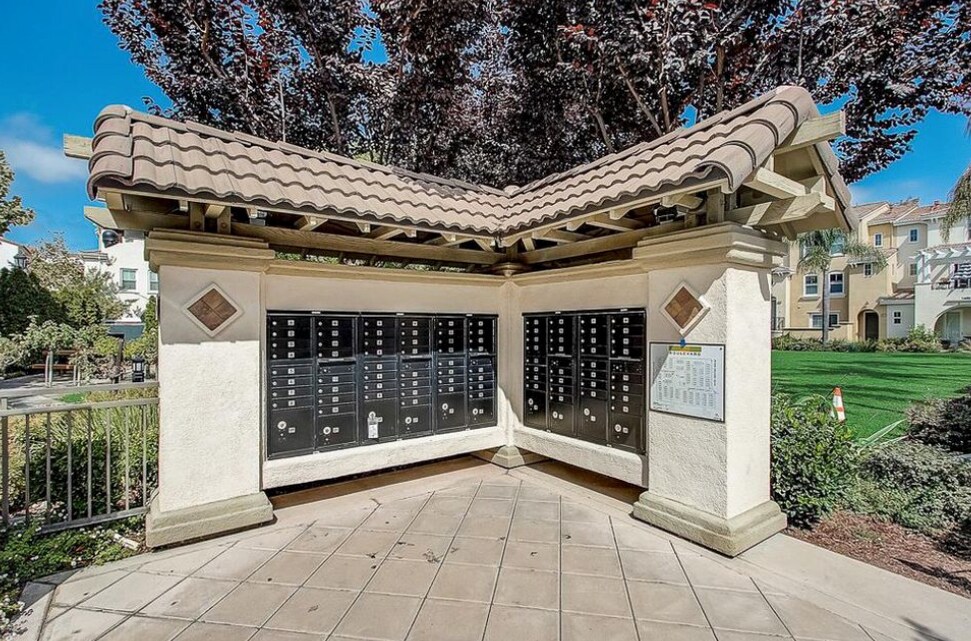 Building Photo - 1793 Hillebrant Plz