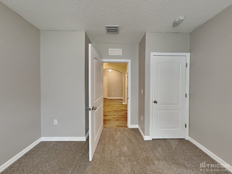 Building Photo - 4368 Edenrock Pl