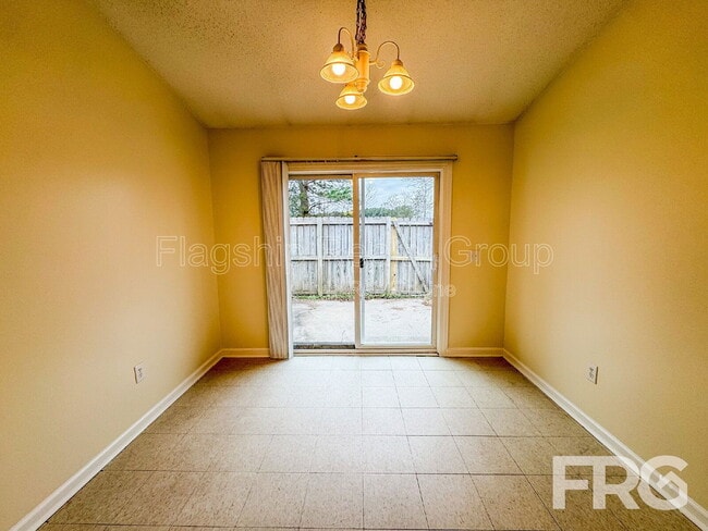 Building Photo - 3313 Parkway Ct