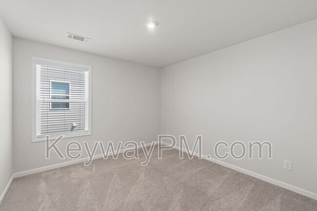 Building Photo - 651 Manitou Cir