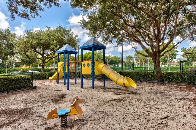 Building Photo - Furnished condo at Reserve of Naples