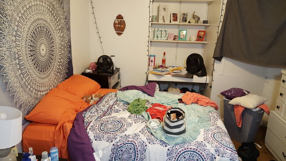 Primary Photo - 3453 Ward St