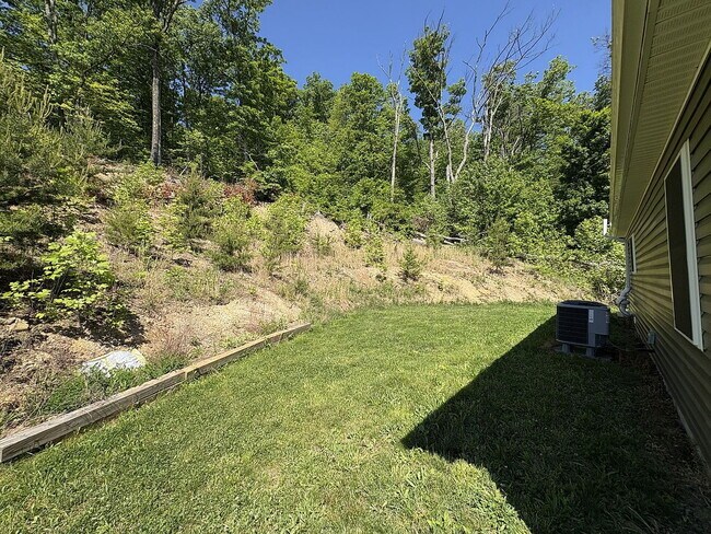 Building Photo - SINGLE FAMILY HOME