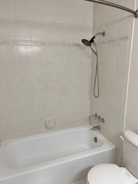 Building Photo - 9537 Nora Ln