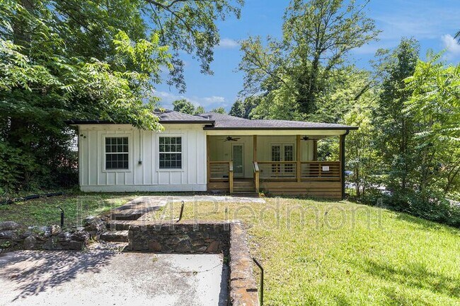 Building Photo - 1355 Westview Dr SW