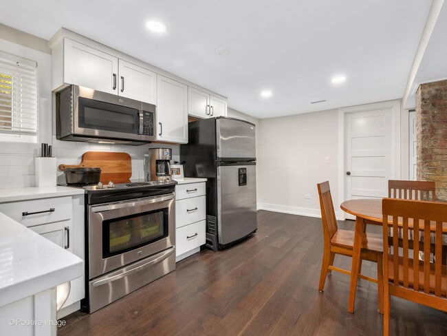 Building Photo - 34 N Waiola Ave