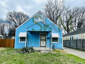 Building Photo - Updated 4BR house in Taylor Berry Neighborhood