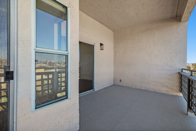 Building Photo - 3790 Florida St