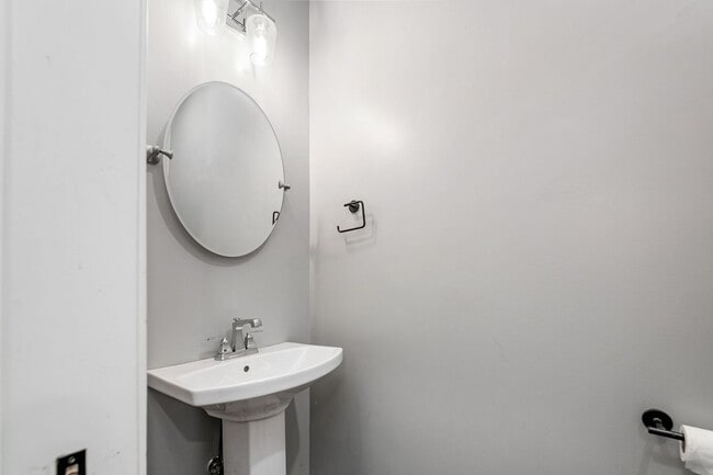 Building Photo - Beautiful new single family home on the Ne...