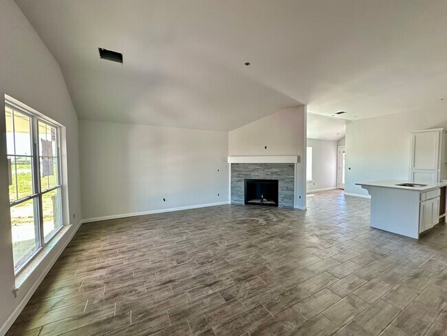 Building Photo - 1st Month Free!