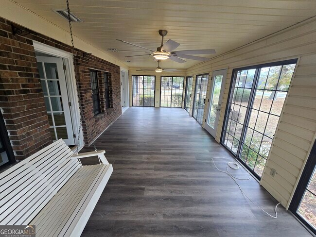 Building Photo - 1703 Point Peter Rd